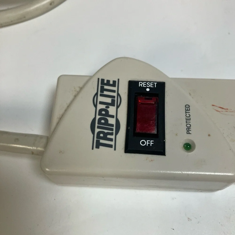 Tripp Lite Power Strip PV600HF 6 Outlets Black‎ Surge Protector OnOff Switch